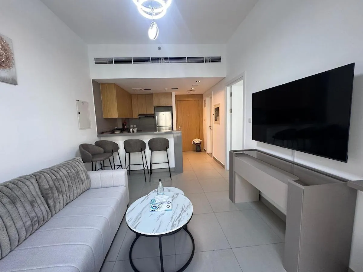 Panaromic Pool View 1Br Apartment Sharjah
